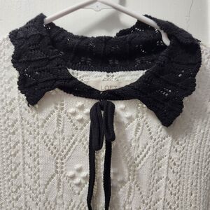 LOFT Women's Black and White Sweater